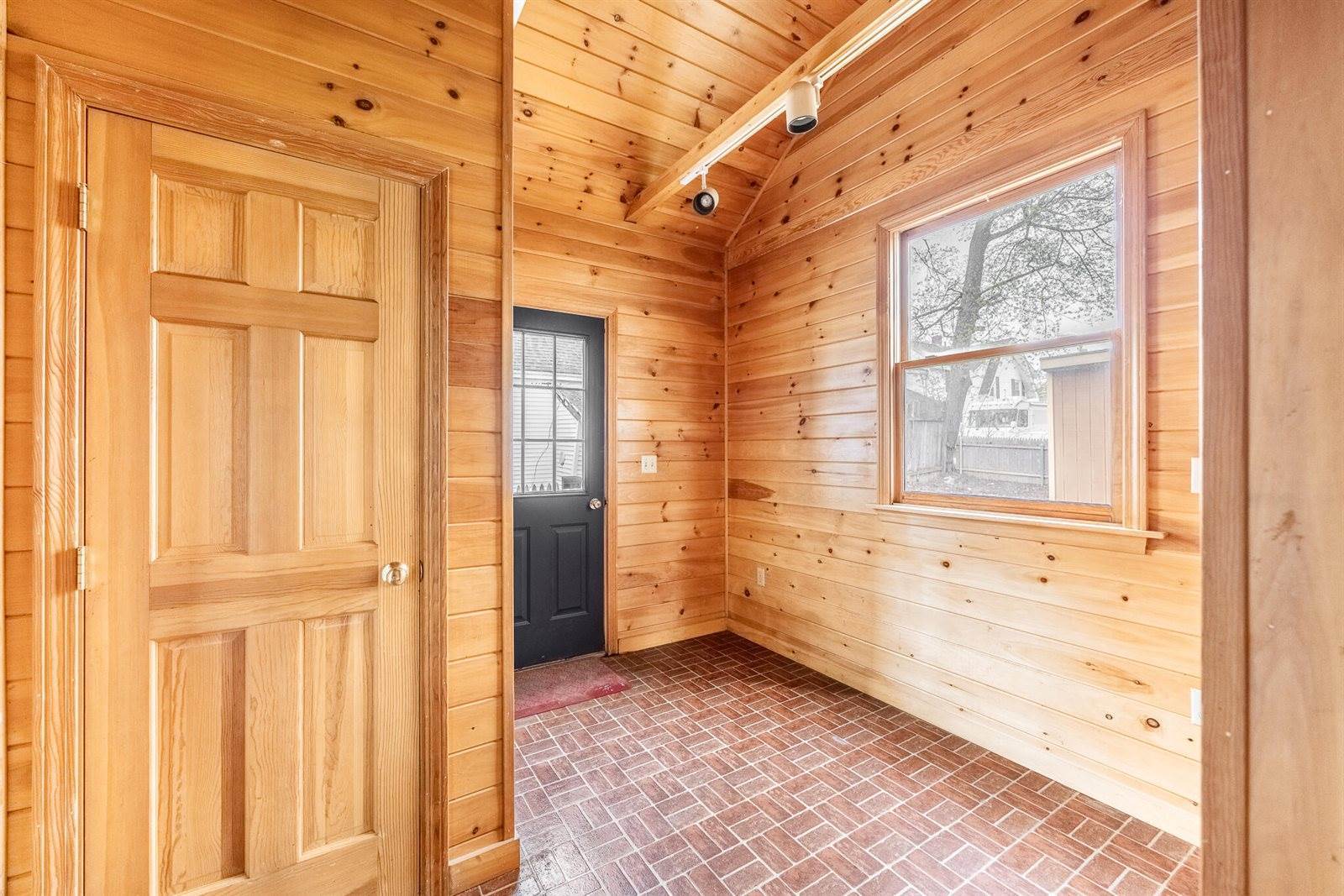 80 Pearl Street, Bangor, ME 04401