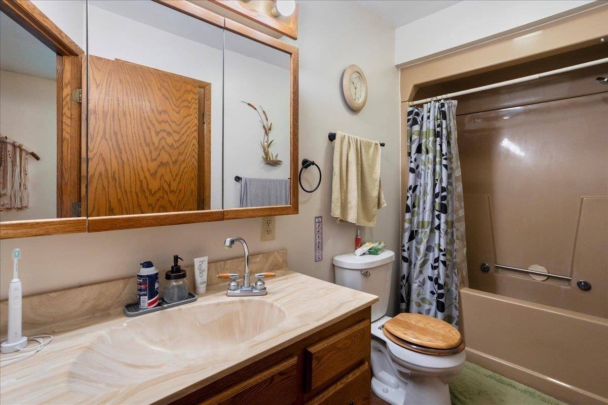 912 S 3rd Street, Edgar, WI 54426