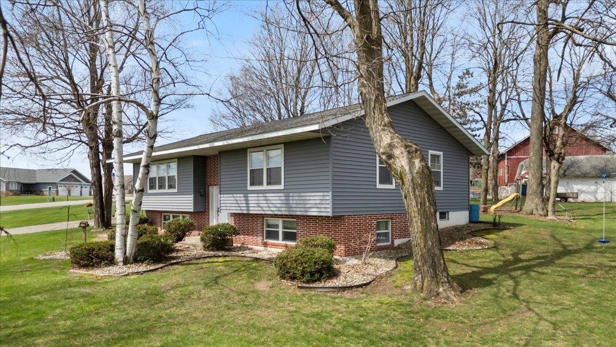 912 S 3rd Street, Edgar, WI 54426