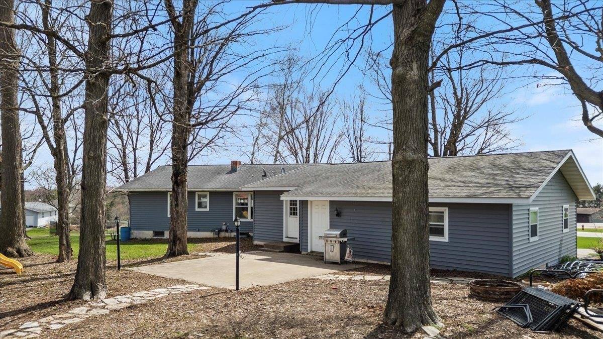 912 S 3rd Street, Edgar, WI 54426