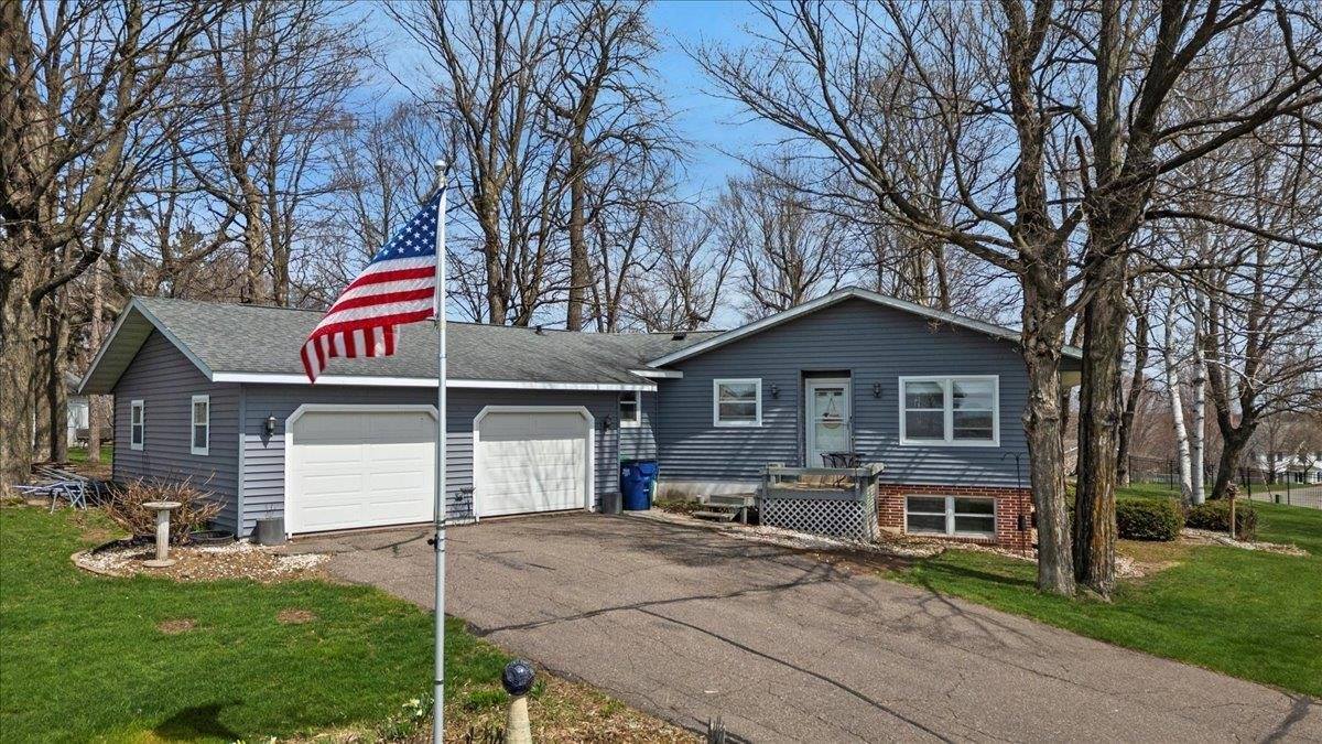 912 S 3rd Street, Edgar, WI 54426