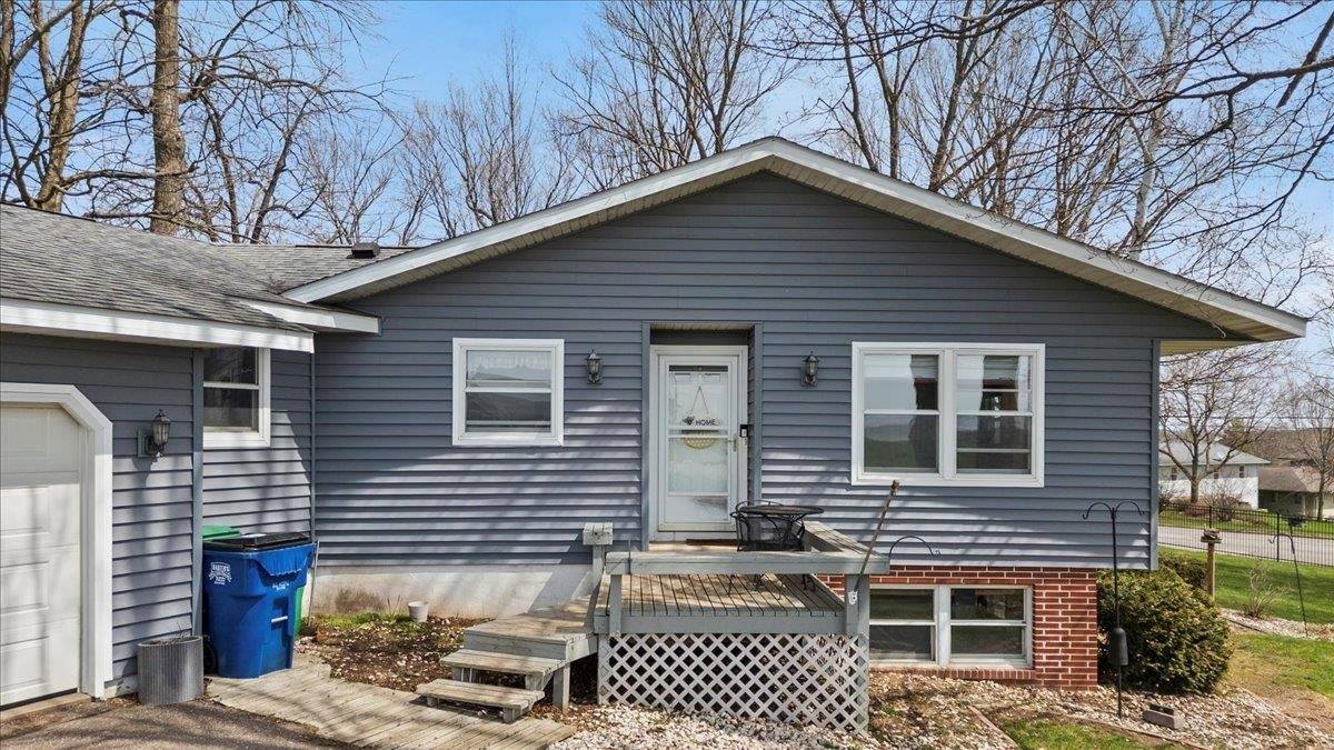 912 S 3rd Street, Edgar, WI 54426