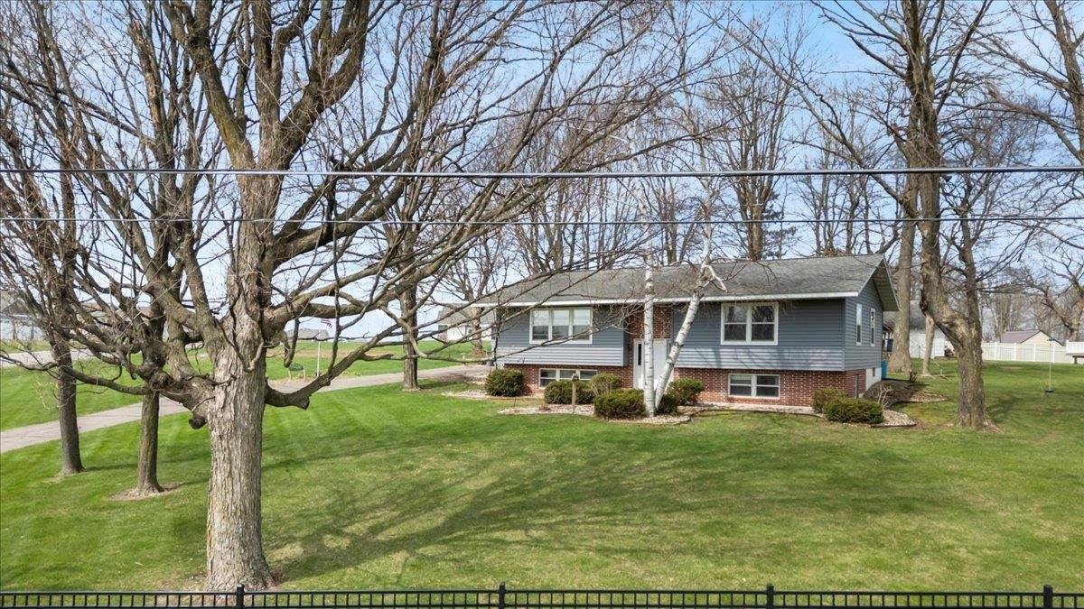 912 S 3rd Street, Edgar, WI 54426