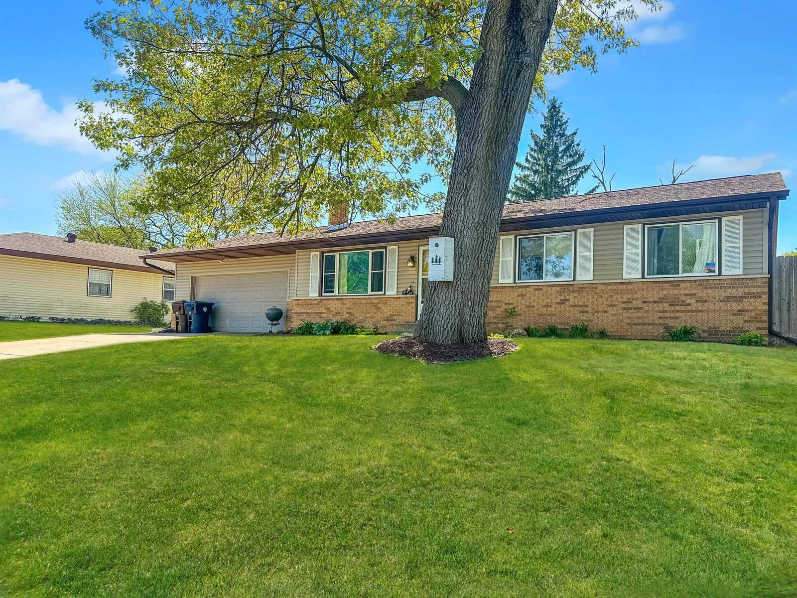 1021 Oak Ave N, Onalaska, WI 54650