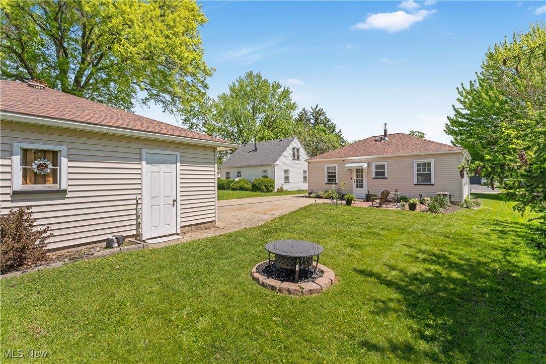 379 Foster Drive NE, Warren, OH 44483