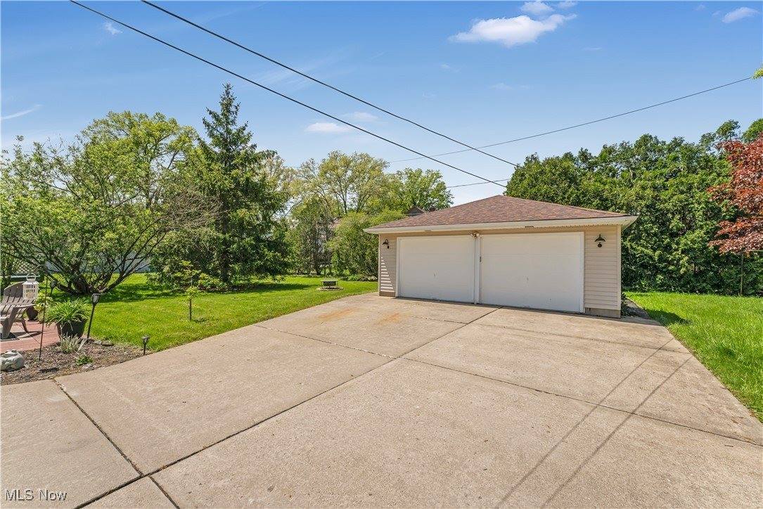 379 Foster Drive NE, Warren, OH 44483