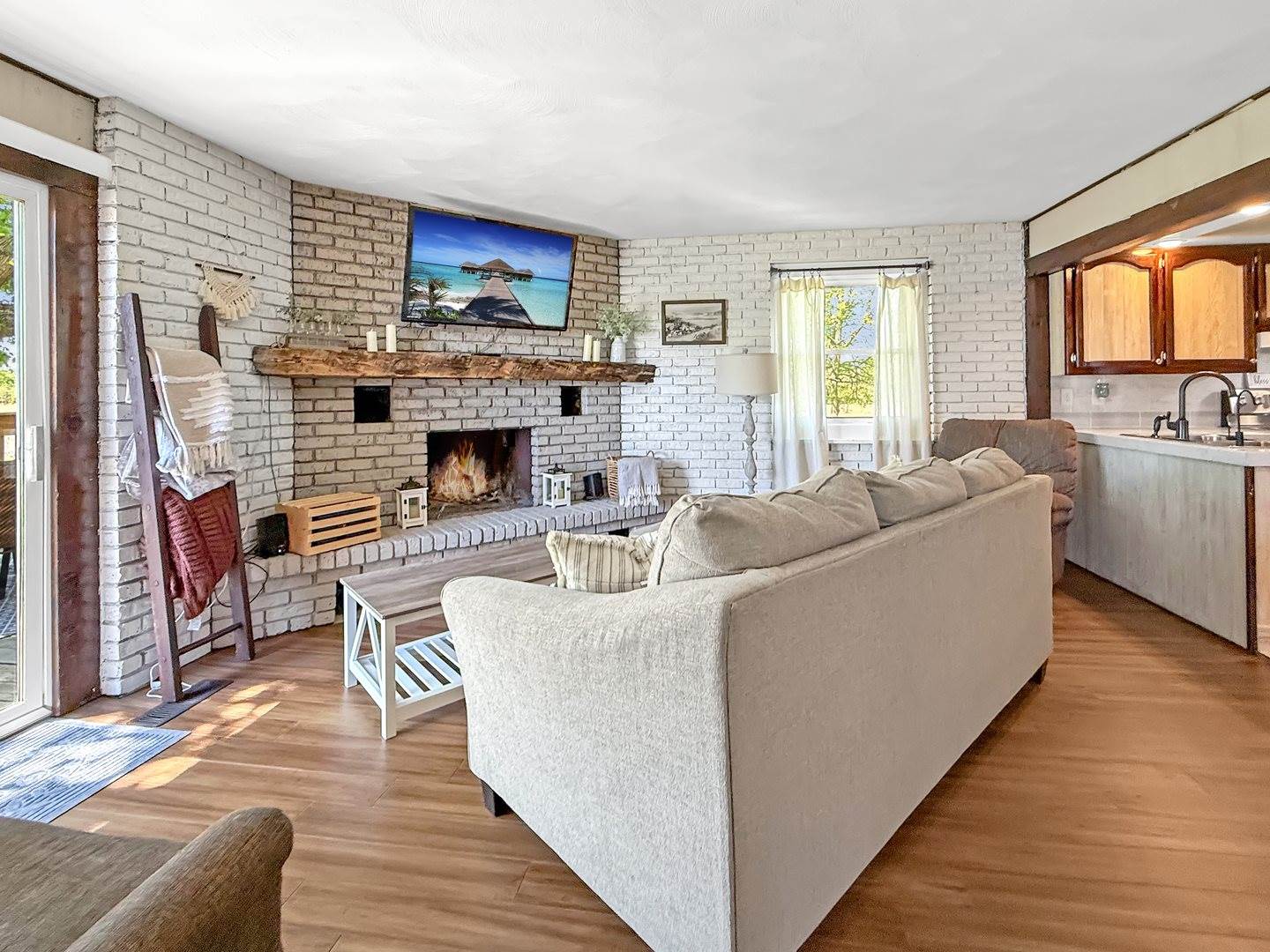 4895 West Stephenson Street Road, Freeport, IL 61032