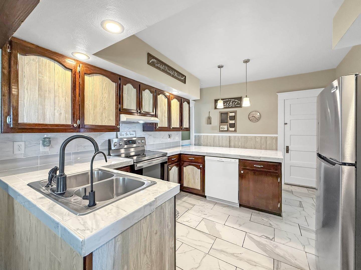 4895 West Stephenson Street Road, Freeport, IL 61032