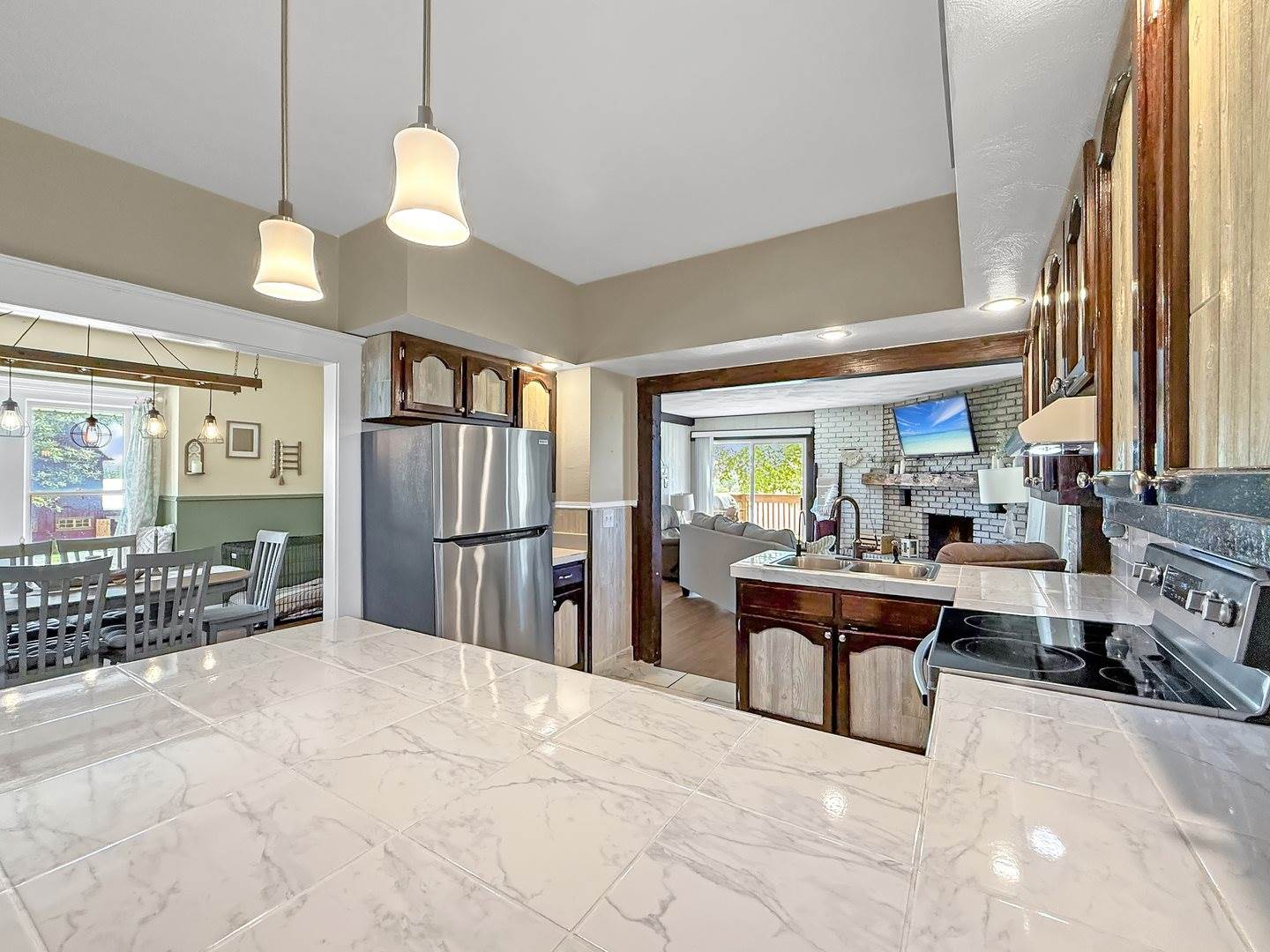 4895 West Stephenson Street Road, Freeport, IL 61032