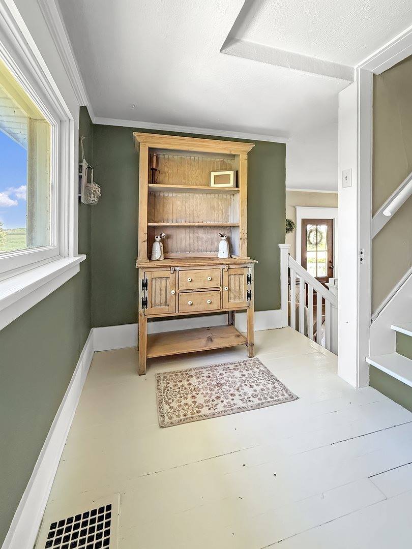 4895 West Stephenson Street Road, Freeport, IL 61032