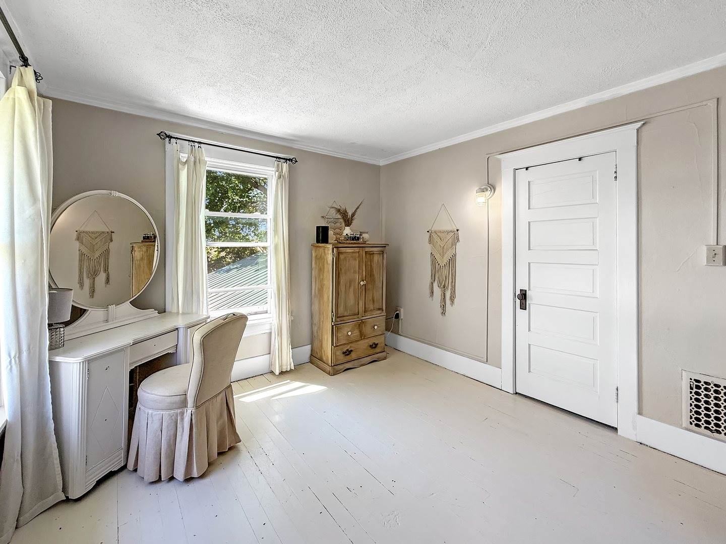 4895 West Stephenson Street Road, Freeport, IL 61032