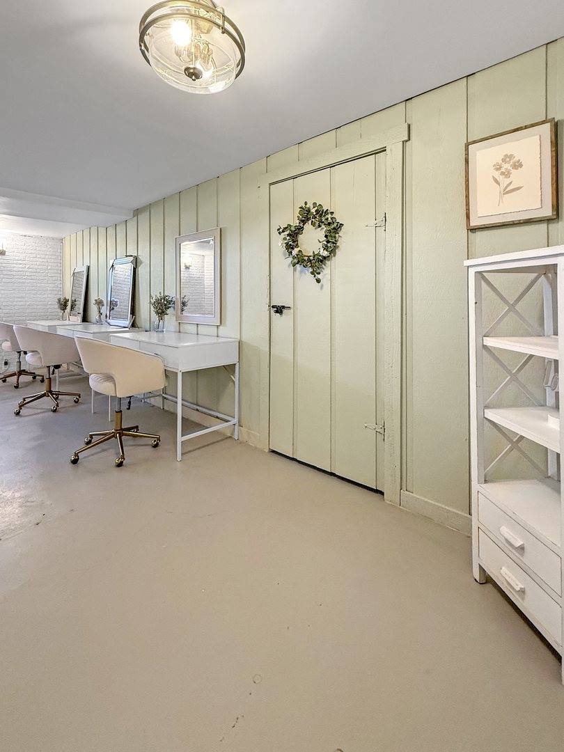 4895 West Stephenson Street Road, Freeport, IL 61032