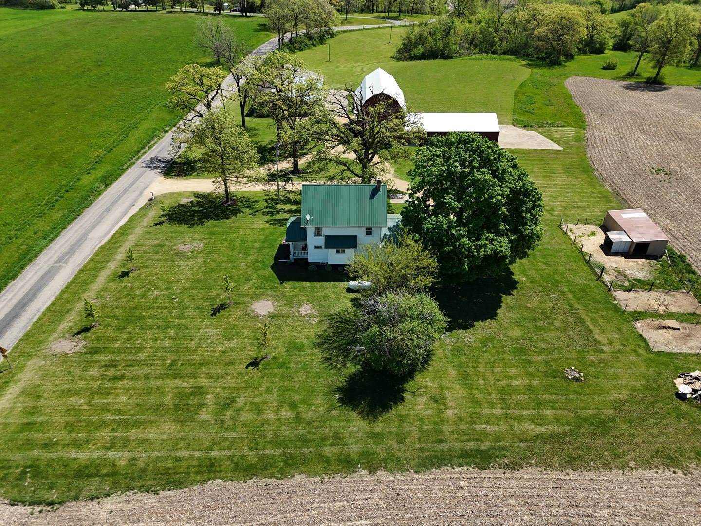 4895 West Stephenson Street Road, Freeport, IL 61032