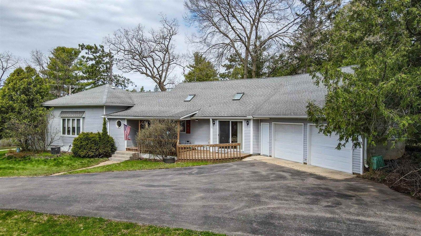 298 Pond Street, Amherst, WI 54406