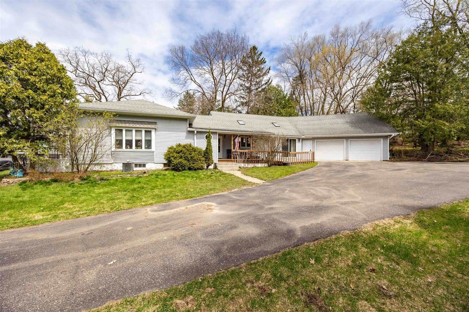 298 Pond Street, Amherst, WI 54406