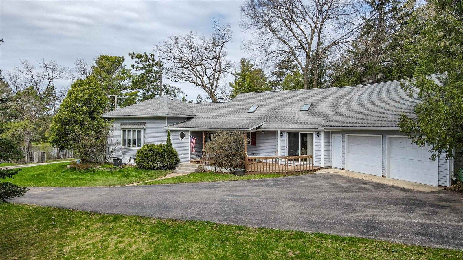 298 Pond Street, Amherst, WI 54406