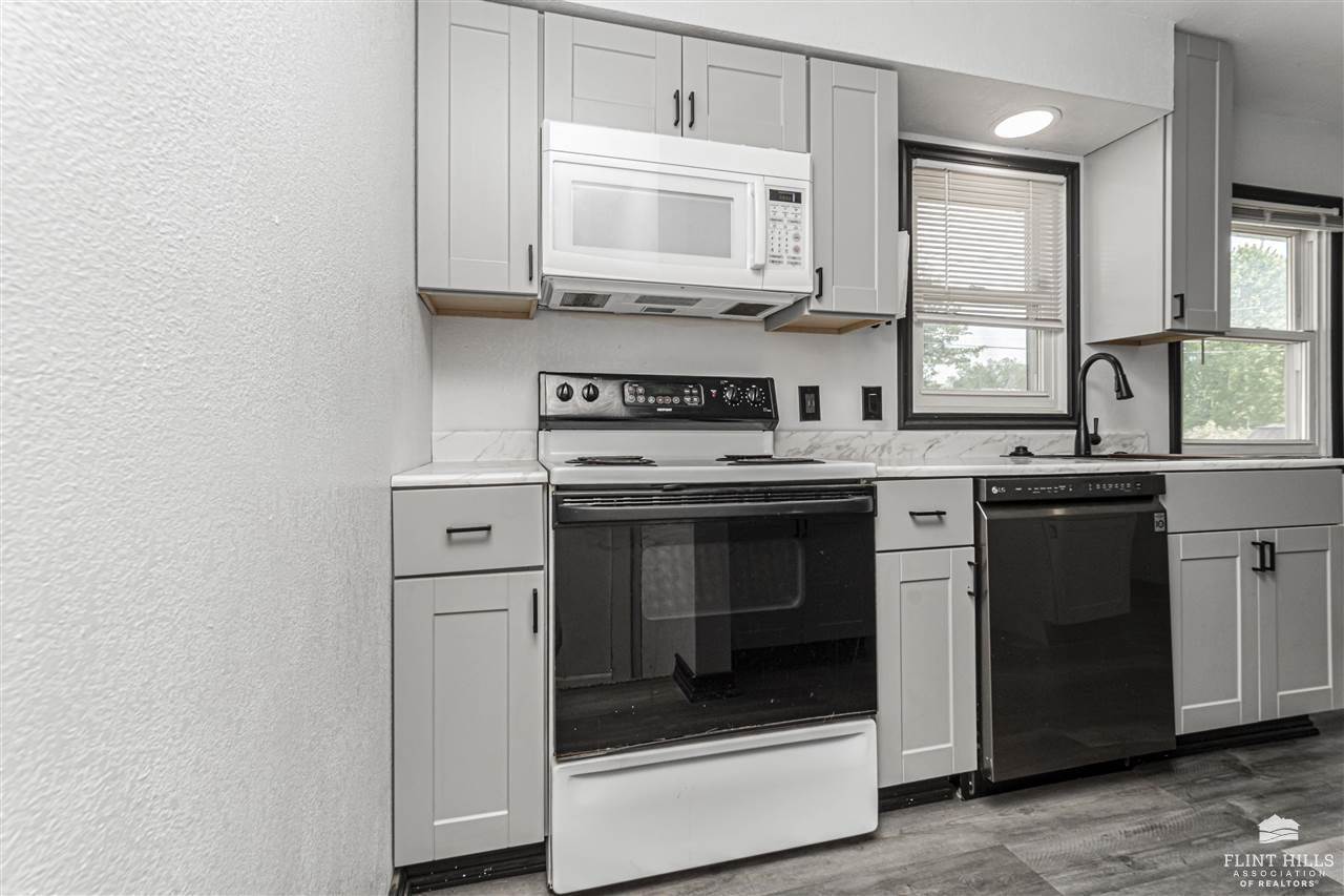 1410 Dries Circle, Junction City, KS 66441