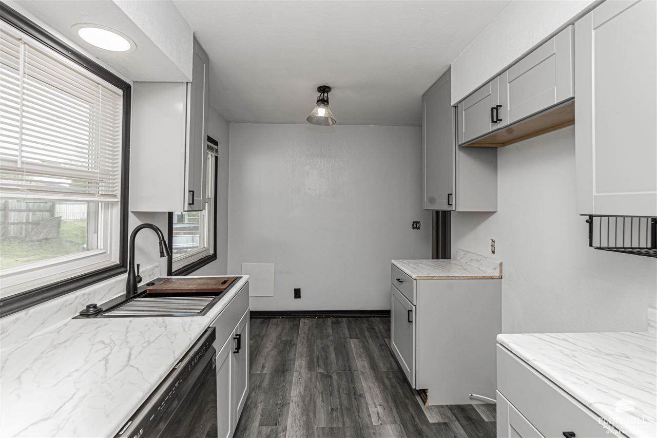 1410 Dries Circle, Junction City, KS 66441