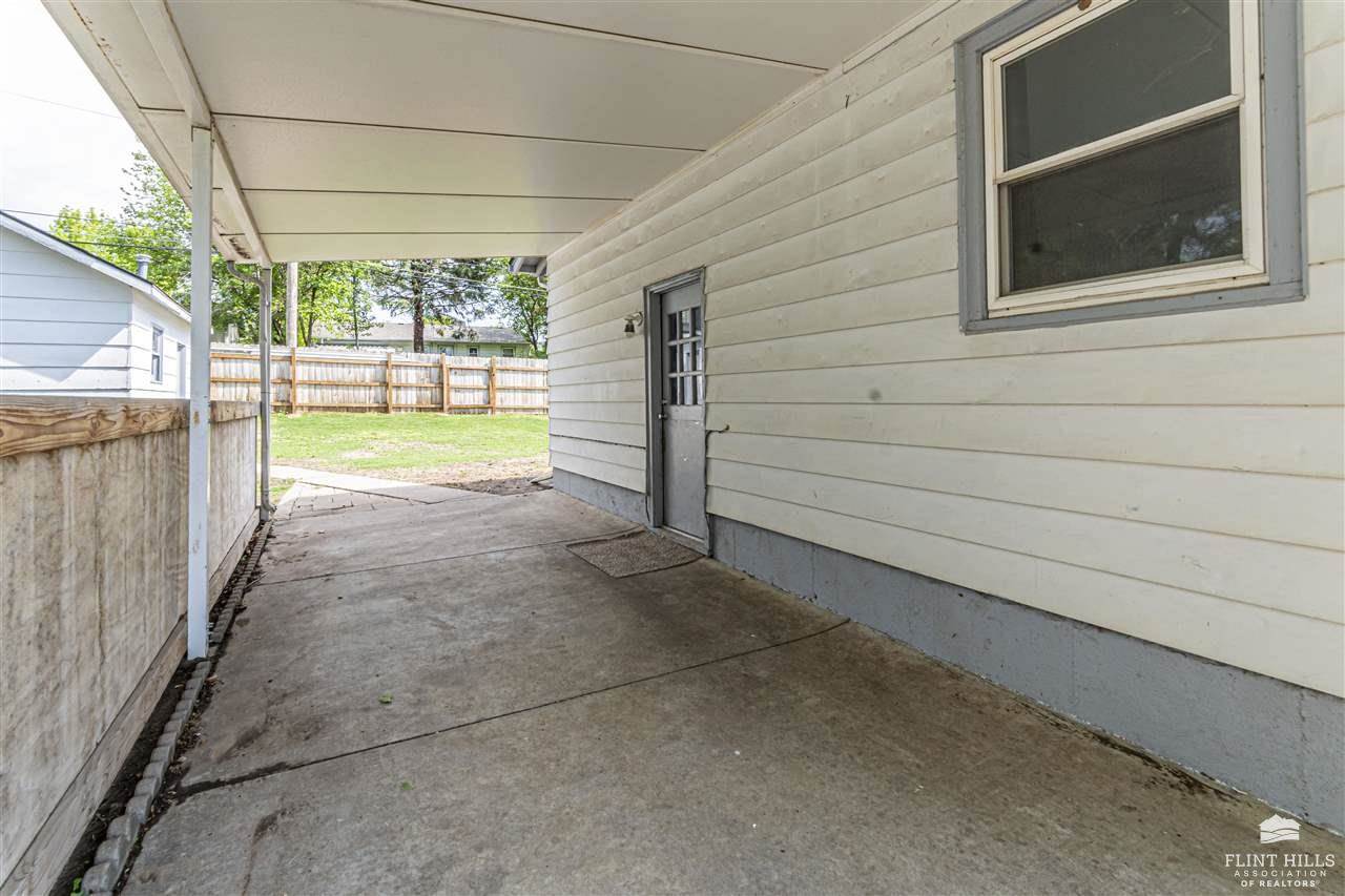 1410 Dries Circle, Junction City, KS 66441