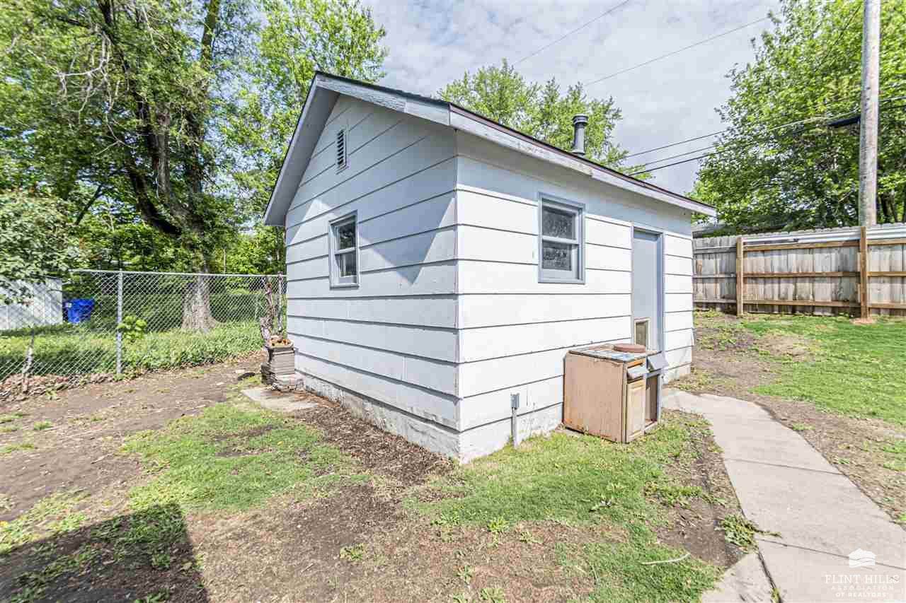 1410 Dries Circle, Junction City, KS 66441