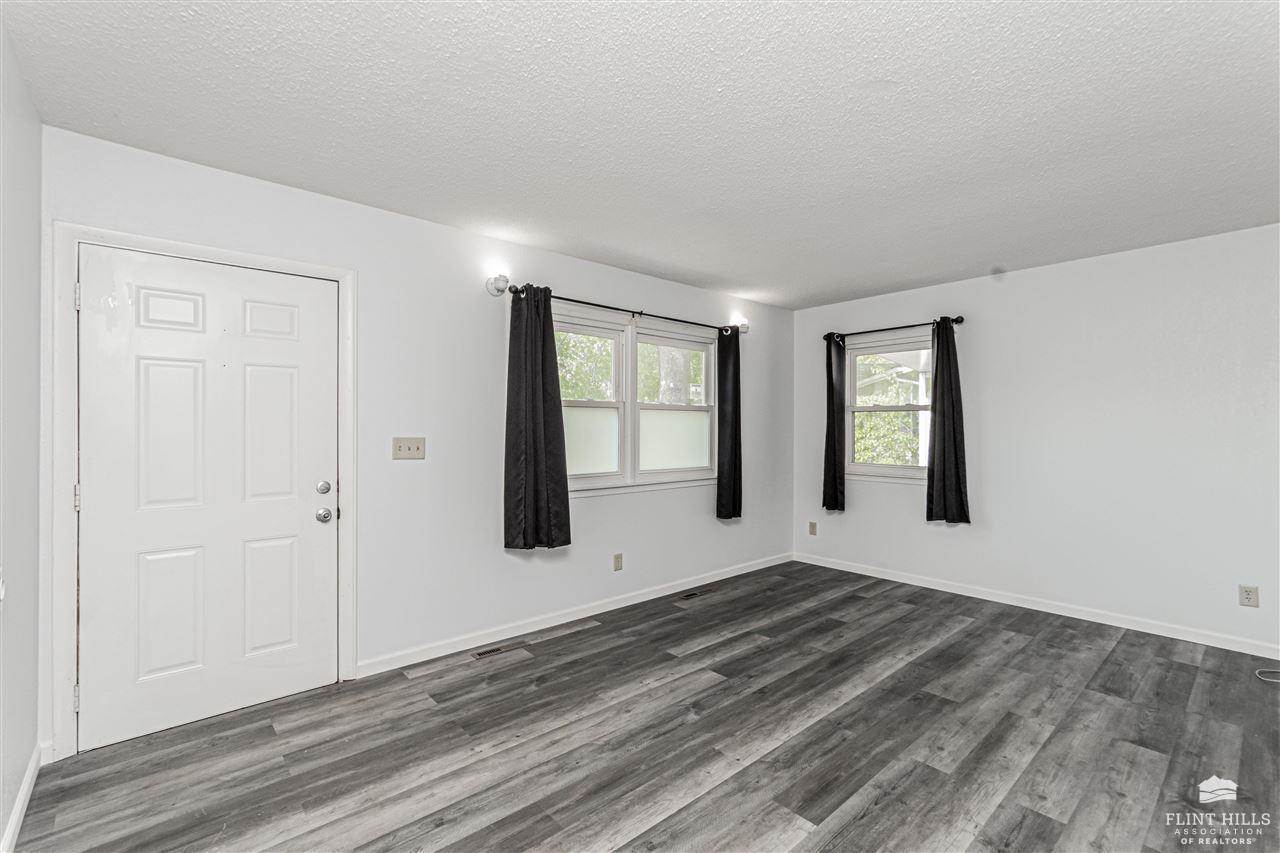 1410 Dries Circle, Junction City, KS 66441