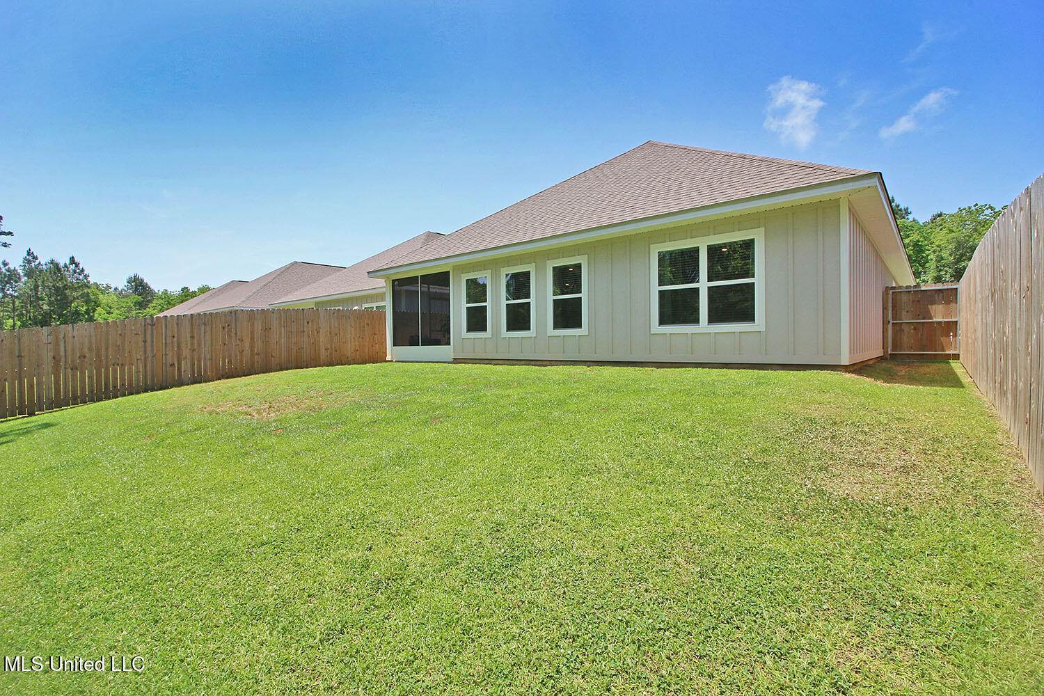 7717 Coral Lane, Ocean Springs, MS 39564