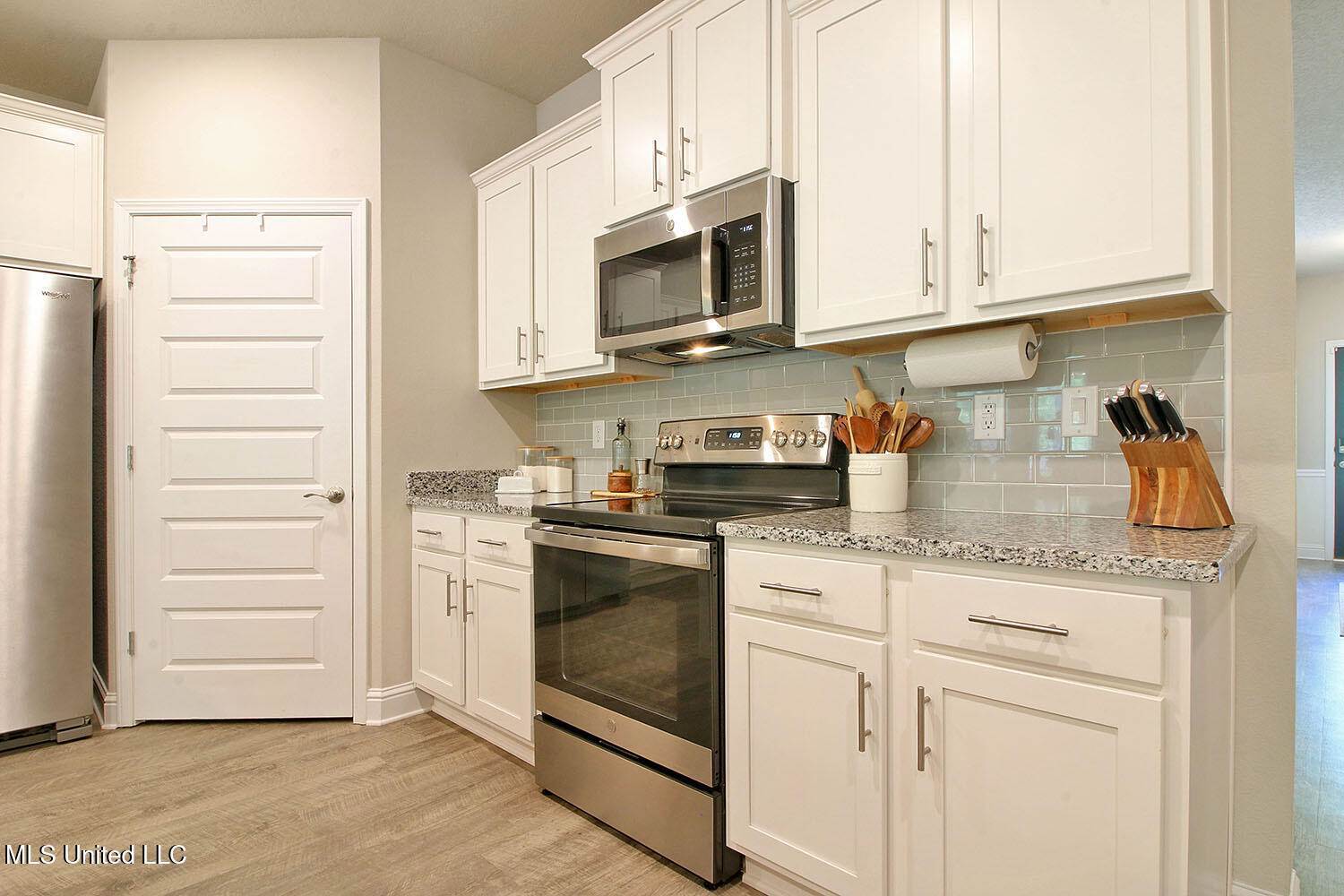 7717 Coral Lane, Ocean Springs, MS 39564