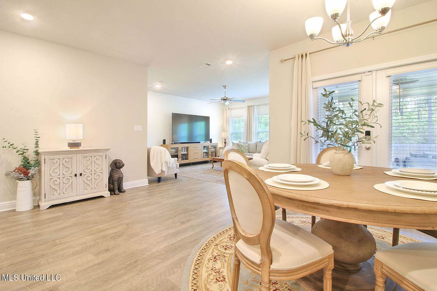 7717 Coral Lane, Ocean Springs, MS 39564