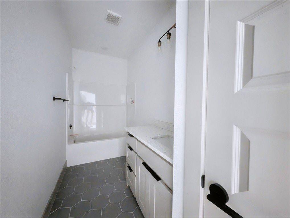 80 Taylor Drive, Bella Vista, AR 72714