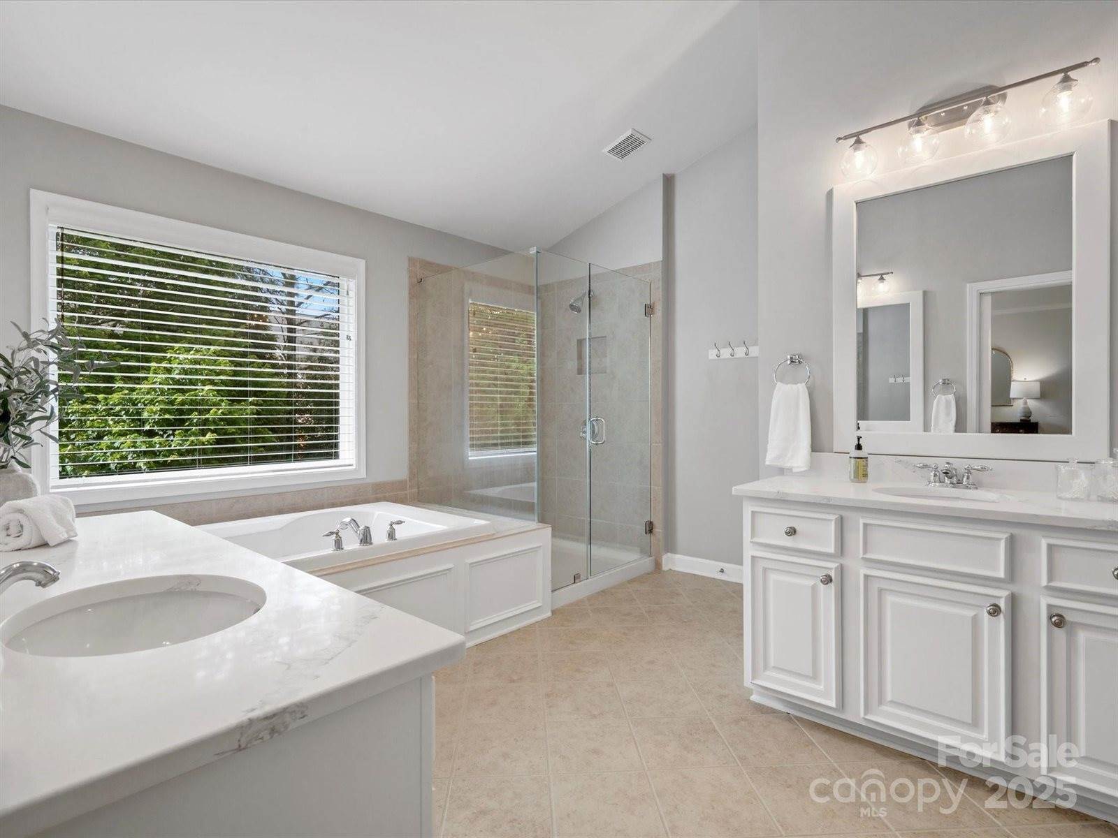 1014 Harrogate Lane, Matthews, NC 28104