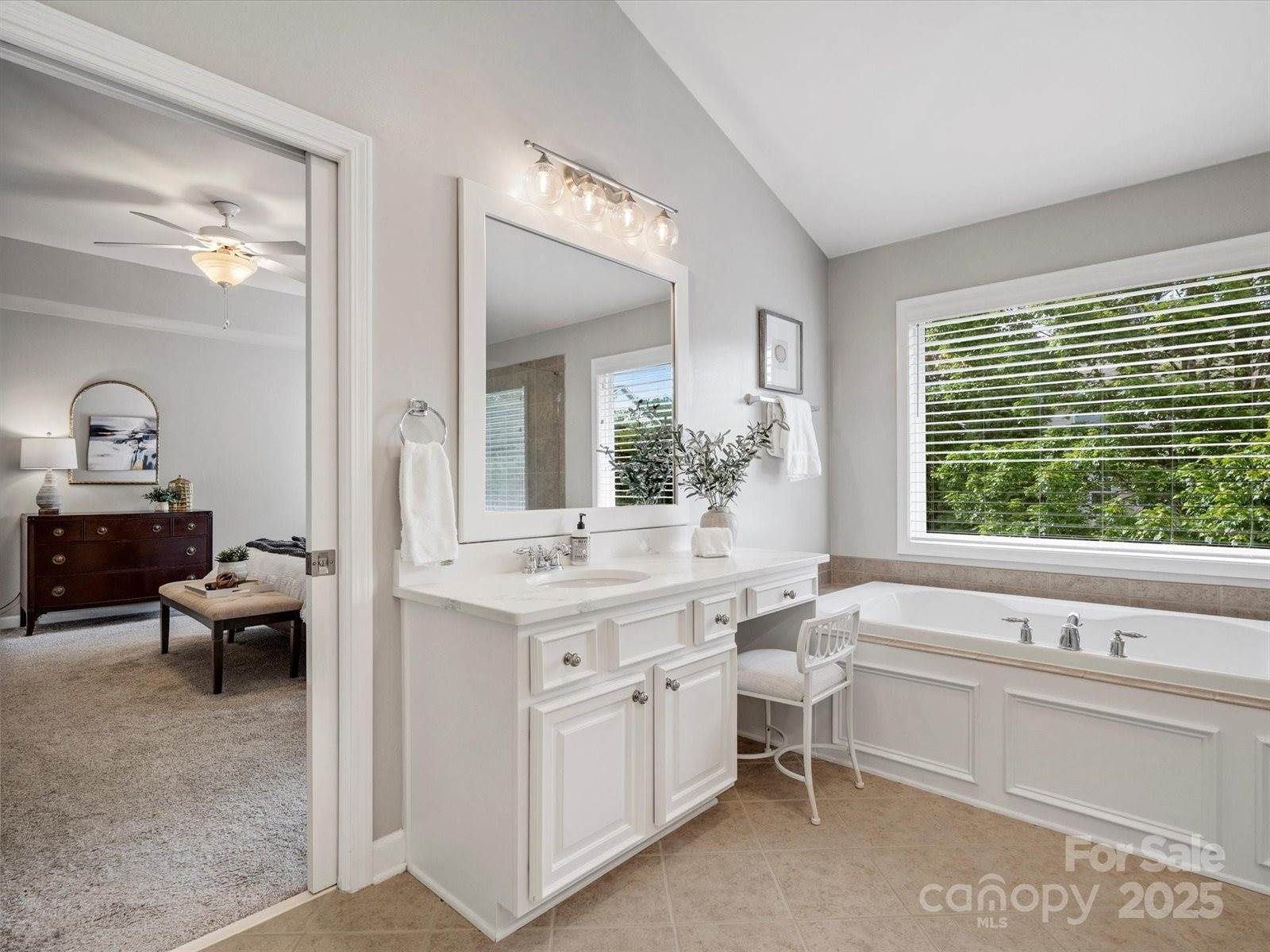 1014 Harrogate Lane, Matthews, NC 28104