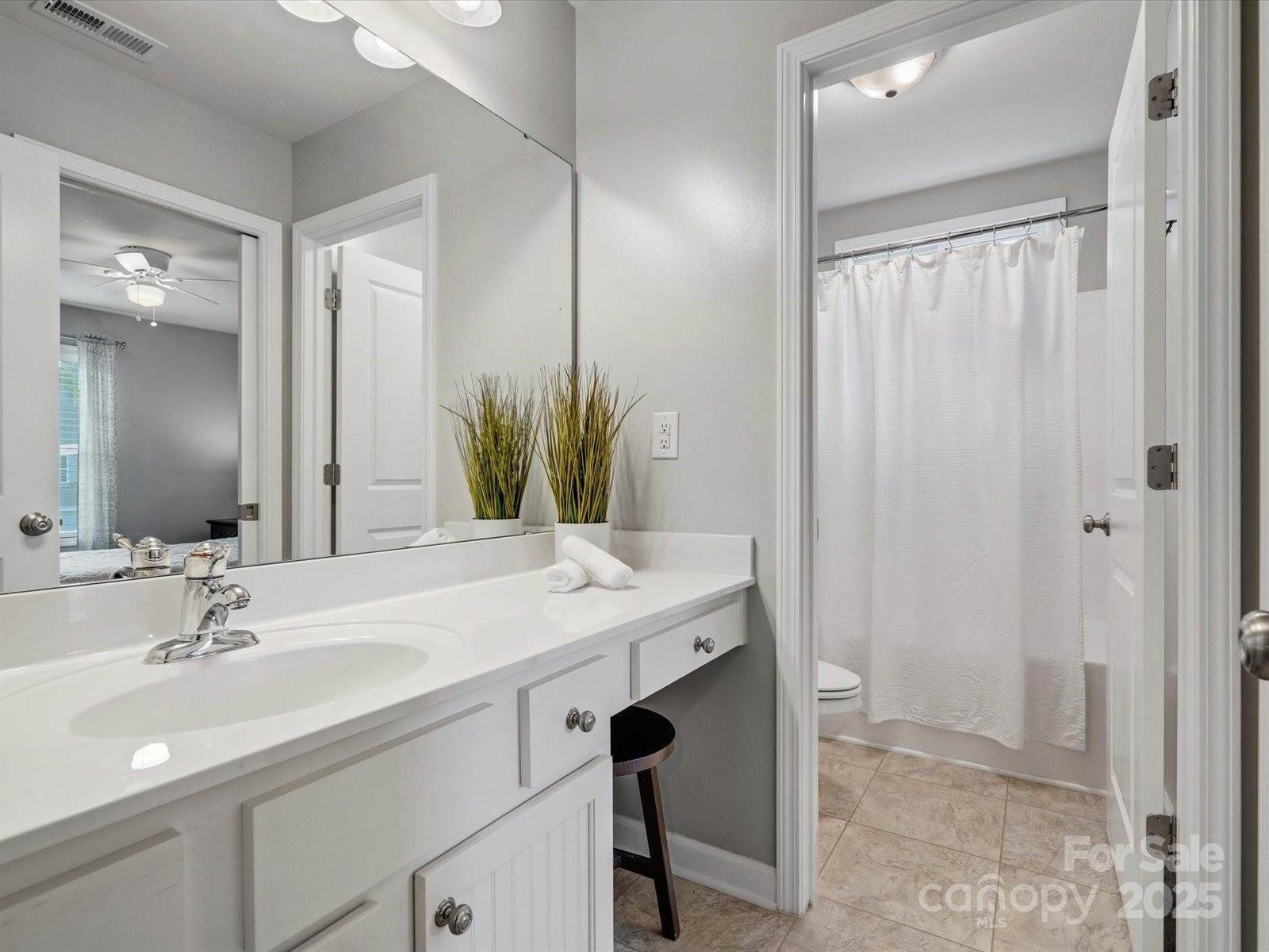 1014 Harrogate Lane, Matthews, NC 28104