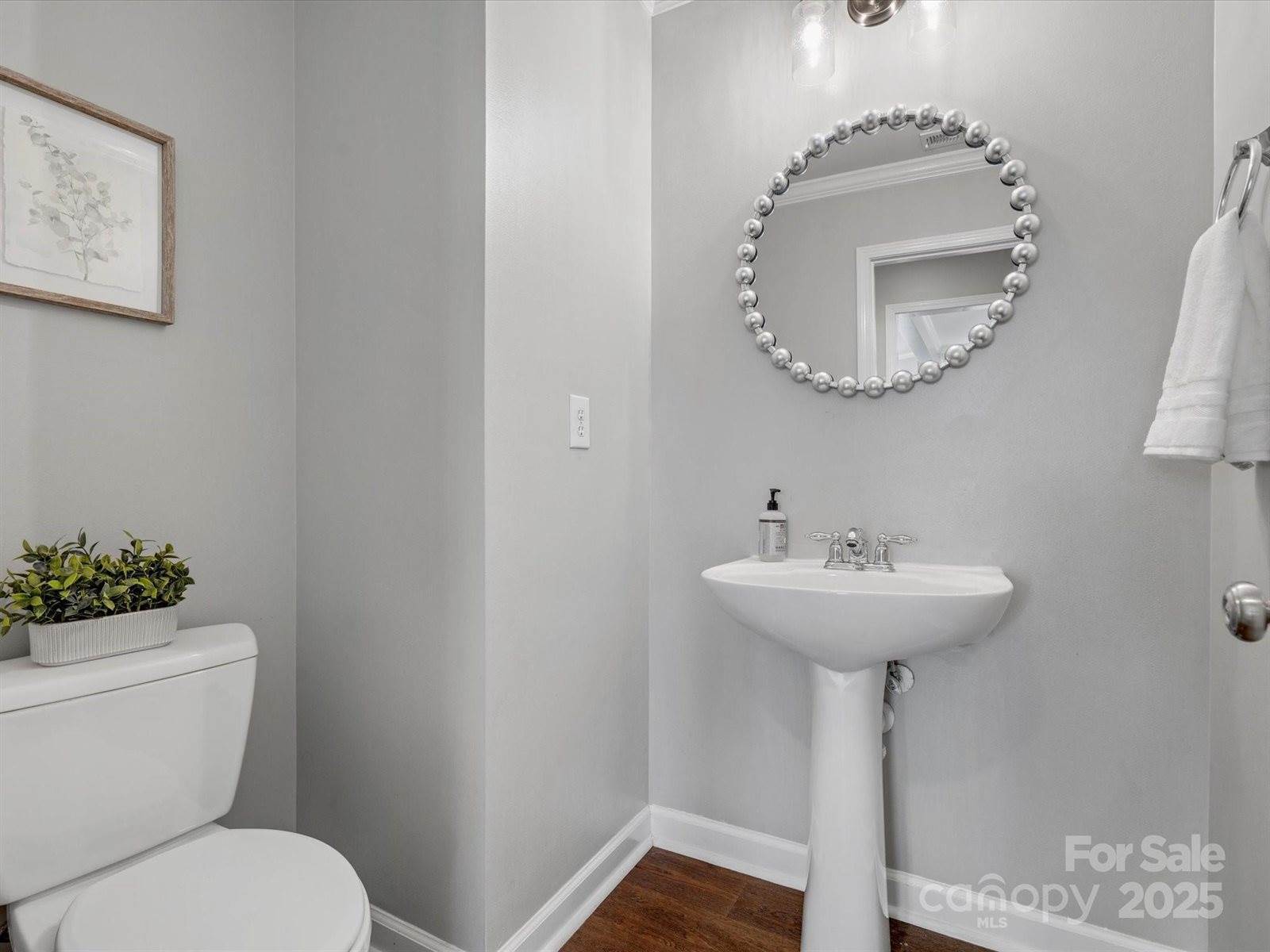 1014 Harrogate Lane, Matthews, NC 28104