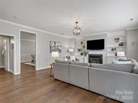 1014 Harrogate Lane, Matthews, NC 28104