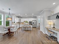 1014 Harrogate Lane, Matthews, NC 28104