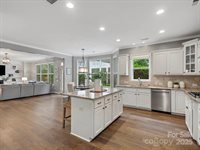 1014 Harrogate Lane, Matthews, NC 28104