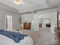 1014 Harrogate Lane, Matthews, NC 28104