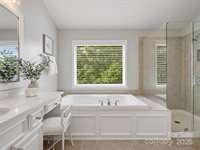 1014 Harrogate Lane, Matthews, NC 28104