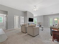 1014 Harrogate Lane, Matthews, NC 28104