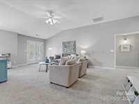 1014 Harrogate Lane, Matthews, NC 28104