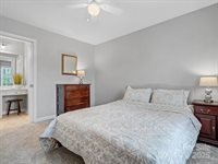 1014 Harrogate Lane, Matthews, NC 28104