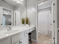 1014 Harrogate Lane, Matthews, NC 28104