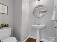 1014 Harrogate Lane, Matthews, NC 28104