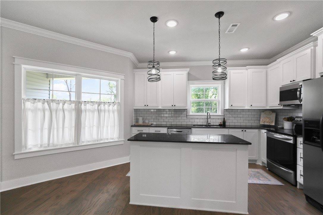 3 Francis Drive, Bella Vista, AR 72715