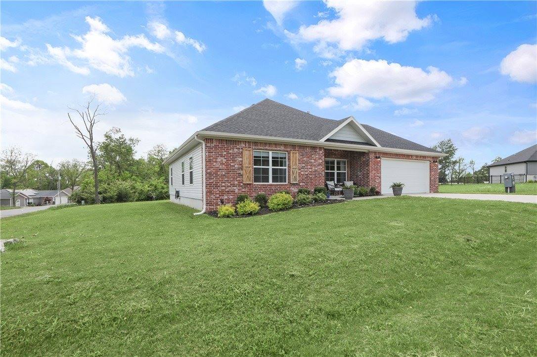 3 Francis Drive, Bella Vista, AR 72715