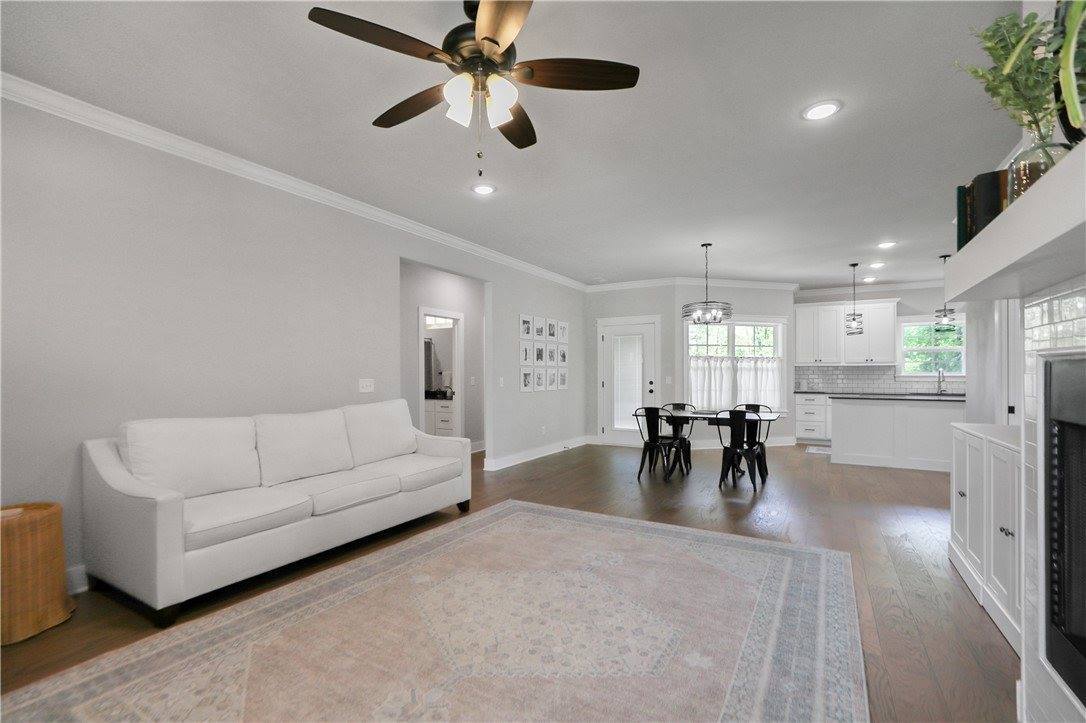 3 Francis Drive, Bella Vista, AR 72715