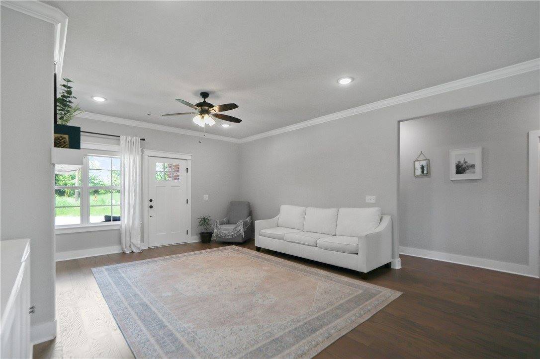 3 Francis Drive, Bella Vista, AR 72715