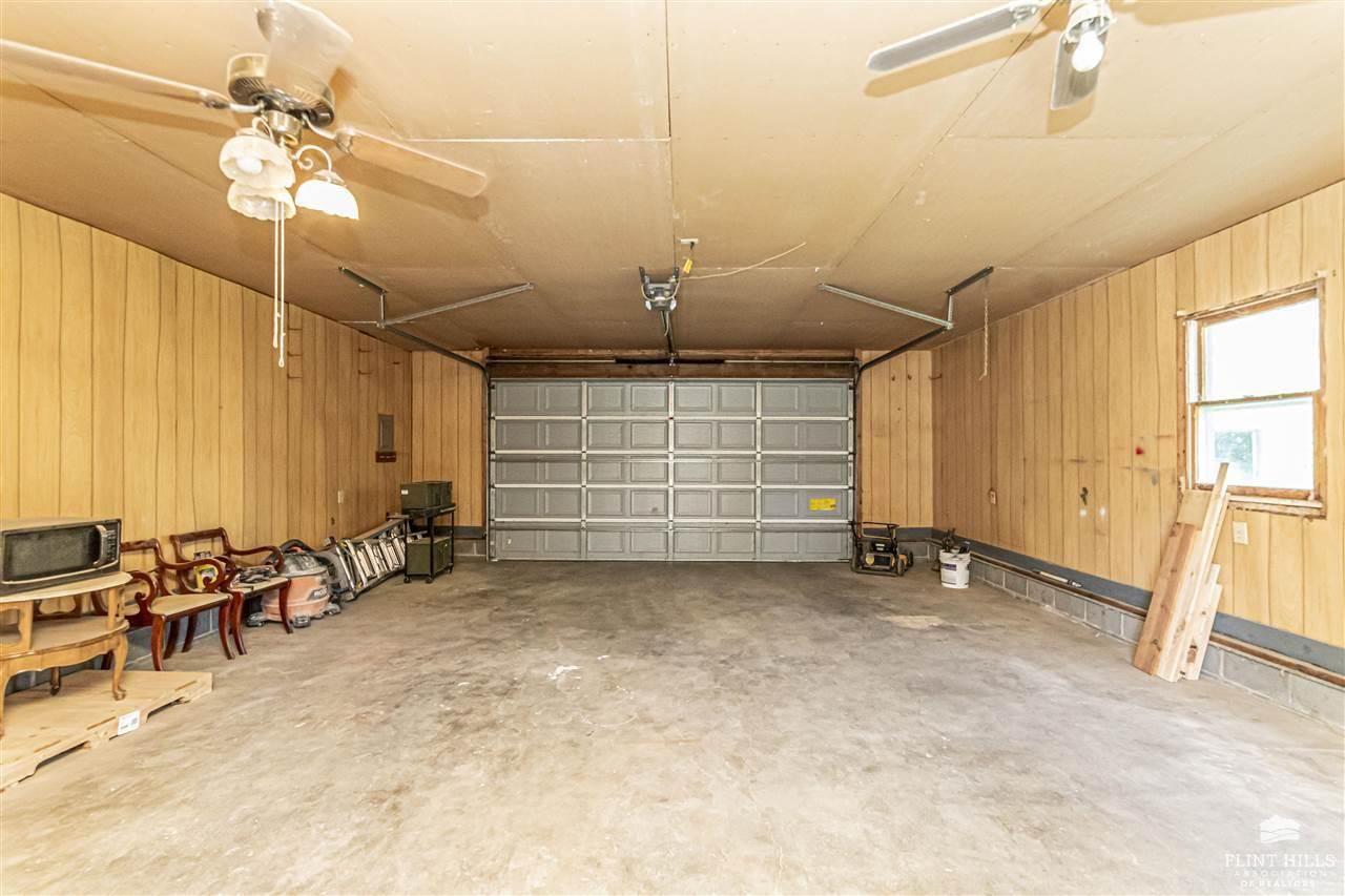 425 West 2nd Street, Junction City, KS 66441