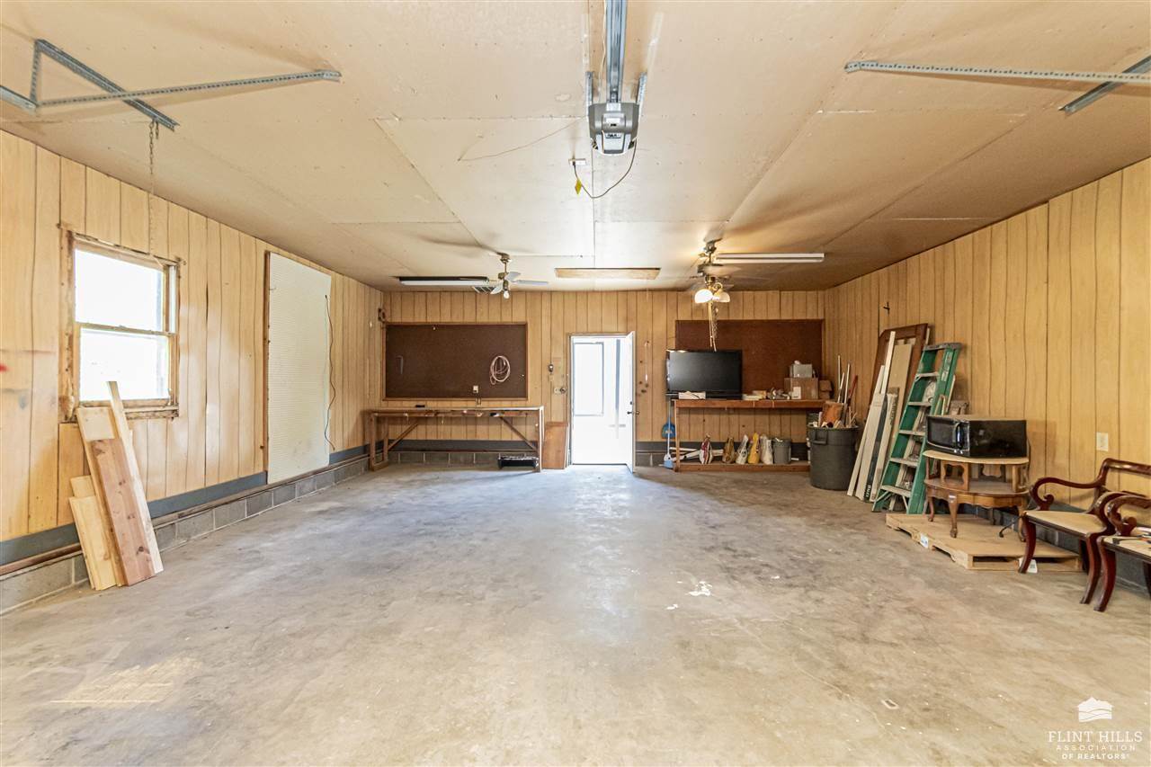 425 West 2nd Street, Junction City, KS 66441