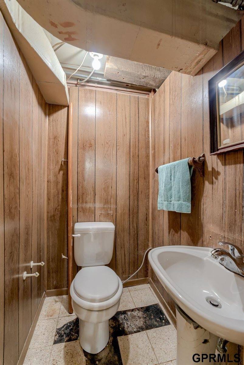 5020 Izard Street, Omaha, NE 68132